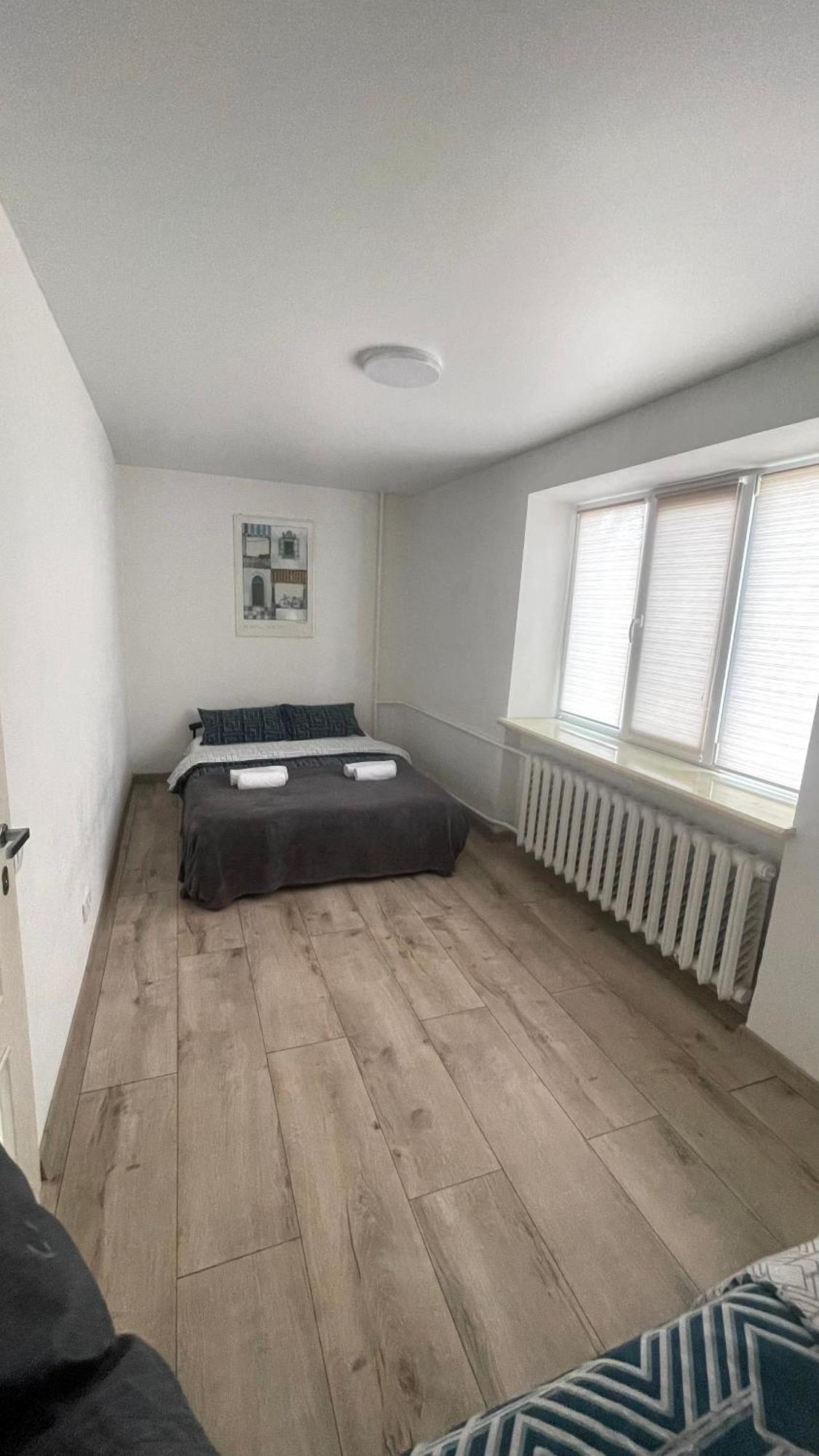 Нова 2Х Кімнатна В Центре Rivne Exterior foto